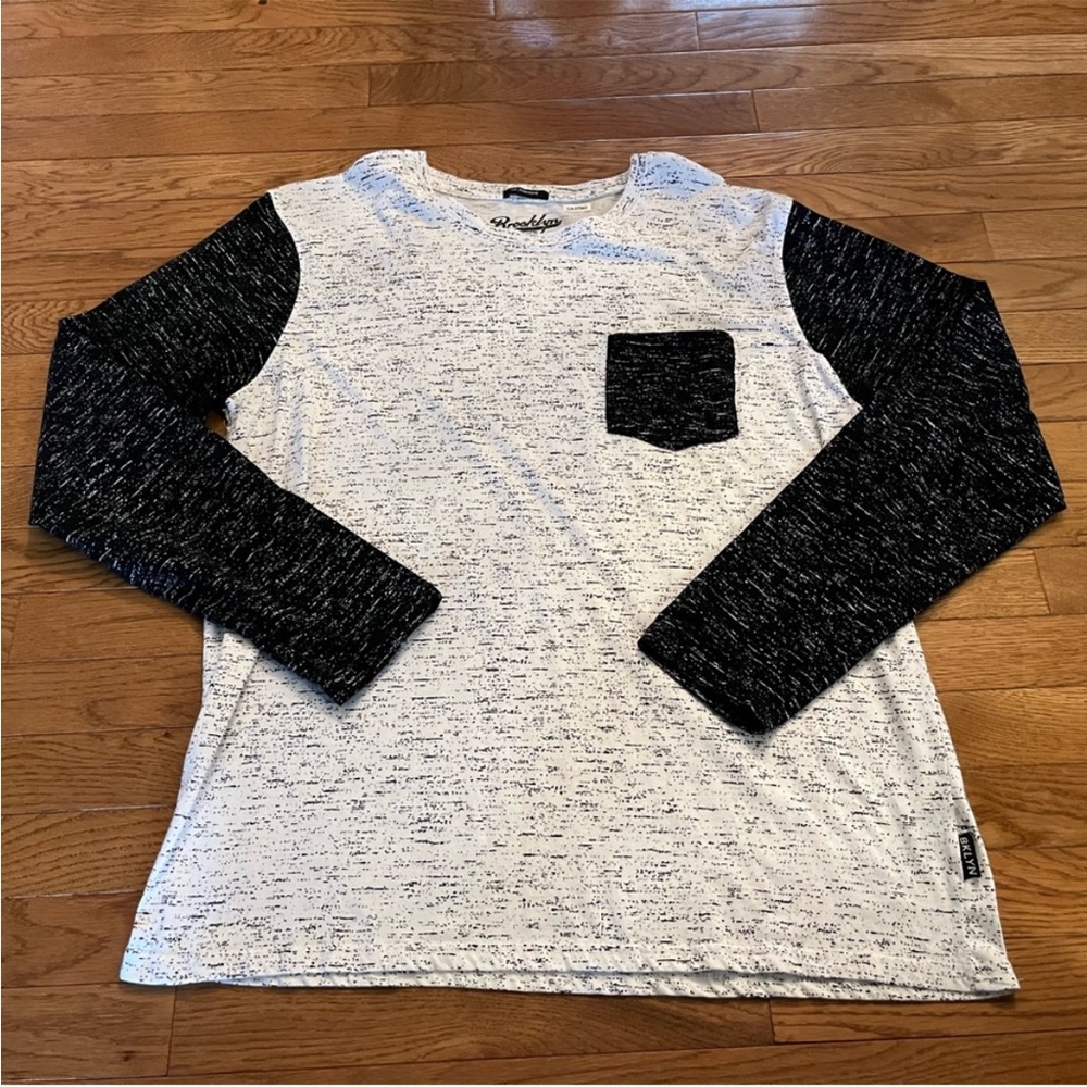 Men’s Brooklyn Cloth long sleeve shirt size XL, black and white . New . No tags.